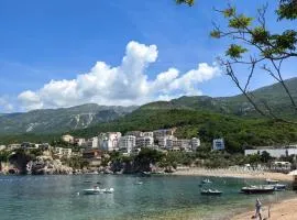 Azure Horizon Pržno