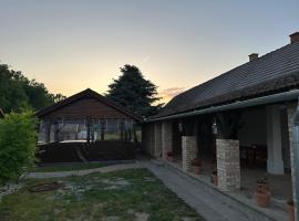 Százholdas Pagony Vendégház Solt, hotel v destinaci Solt
