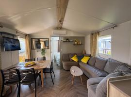 Bungalow 341, 6 &agrave; 8 pers, wifi, jardin, terrasse, Camping Siblu 4 &eacute;toiles le Lac des R&ecirc;ves, Resort in Lattes