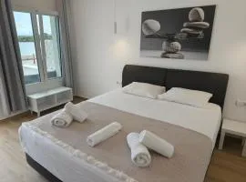 Aurora seaside studio
