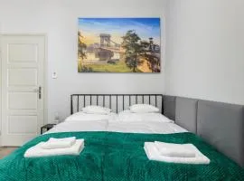 Downtown Apartment House Green