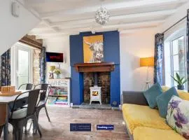 Pet Friendly Cottage By KBS Stayhub Short Lets & Serviced Accommodation Stonehouse With Log Fire, Parking