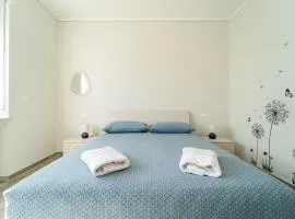 Elegante Appartamento con Terrazzo - Parcheggio Gratuito Privato & Wifi