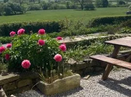 4 beds, private parking, gr fl bedroom & shower WC