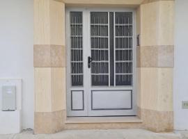 Apartement near the Airport and beach Gzenaya, hotel v destinaci Gzennaïa