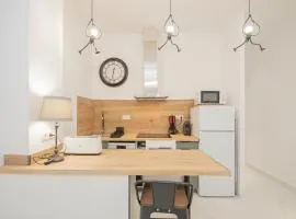 NEW! Stunning modern 2BR apt next to Feria