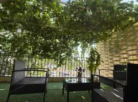 الوسام شقة كبيرة 4 غرف نوم وصالة وشرفة -بلكونة- Large apartment with 4 bedrooms, a living room and a balcony