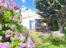 maison à la campagne, hotel v destinaci Quinson