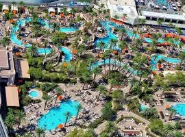 MGM Signature - NO FEEs, Free Valet, Lazy river View