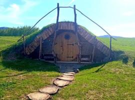 Niesamowita Dolina, Hotel in Zdonia