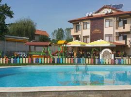 Guest House Arima, хотел в Sushina