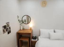 천호역,성수,롯데월드 Bom stay