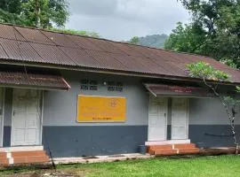 D'Pinggiran Gunung Tebu Bilik Penginapan