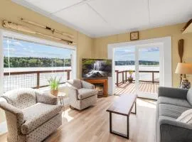 Charming Beach Cabin in Quartermaster Harbor
