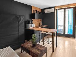 Studio rénové à Agde - plage, centre & gare à pied, hotel v mestu Agde