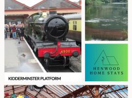 Family Friendly I Pets Welcome I Short Walk to Railway Station I 10min Drive to Safari Park、キダーミンスターのホテル