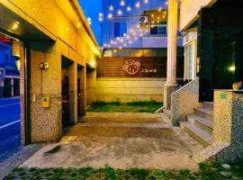 小熊城堡民宿-免費停車 !!新歌KTV-過山車電動麻將-露天烤肉-以上設備僅限包棟使用 # 選Villa才是包棟 # - 16人以下可少人包棟請電聯!!