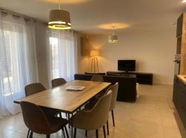 T3 des écorchats, hotel v destinaci Montluel