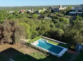 Espectacular Casa en Barrio Privado con pileta gran parque y vista panorámica