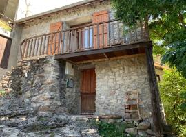 Mountain house Junac, Hotel in Lapège