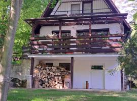 Chata Ruž&iacute;n-Rolova Huta, hotel with parking in Margecany