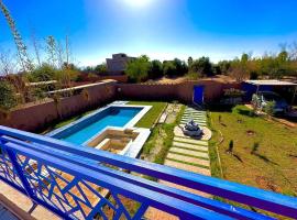 Escape to Dar Tura, hotel v destinaci Tikoutar