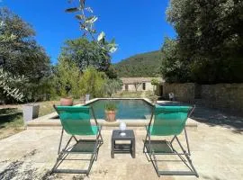 Maison au pied du Luberon avec Piscine Privée et Terrain de Boules