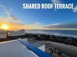 Weybeach2 -shared terrace,plaza view,sea frontline