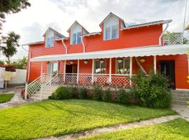 Osobyi Guest house, hotel con estacionamiento en Cholpon-Ata