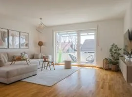 Step Apartments - Large, Luxurious and Central