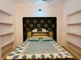 Amrit Ganga paying guest house