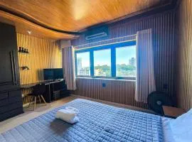 Lindo Studio Vista Mar Completo com Piscina no Rooftop do EDF, Próximo ao Porto da Barra