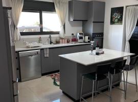 הבית על ההר בכרמל, hotel que acepta mascotas en &lsquo;Isfiyā