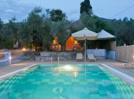 Aretousa Studios & Apartments
