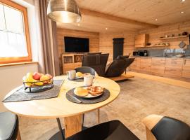Luxus Chalet im Allgäu - Zirbenholz Schlafzimmer - Terrasse mit Bergblick - Infrarotkabine, hotel v destinaci Blaichach