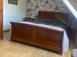 Chambre des Tours 2, hotel v destinaci Mont-Saint-Éloi