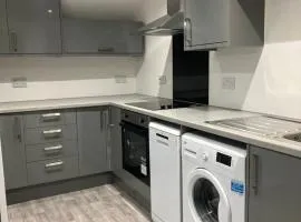 CONTRACTOR STAYS WELCOME newly refurbished 2 bedroom apartment sleeps 5 with free SECURE parking and WiFi Fully Fitted Kitchen with Washer Dryer Weekly bedding change and hoover Long Term Stay Rate available 3 miles from City Centre