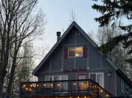 Snow Otter Haus - 2, villa en Bessemer