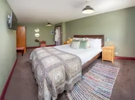Relaxing Cottage Escape - Pub - Fire - King Size Bed