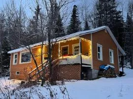 Cozy 3 bedroom cottage 8 min from North side Tremblant