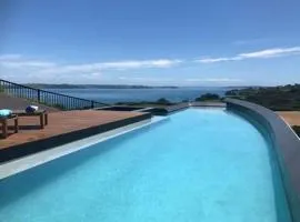 Tradewinds Luxury Apartment, views, pool and spa