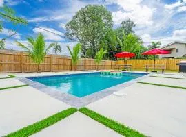 Modern & Cozy Private Pool Home