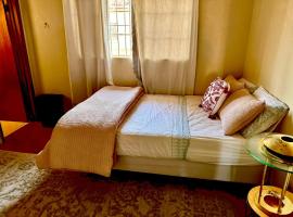 Karibu House, homestay in Tucson