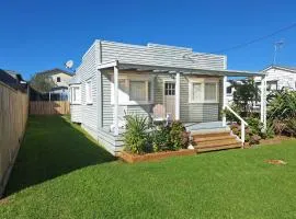 The Wallnutt Nook - Waihi Beach Holiday Home