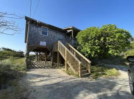 58224 Liberator Way Home, hotel em Hatteras