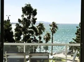 THE WATERFRONT APARTMENTS Family Executive Apartment with Bay Views located on the Geelong Waterfront - 2407
