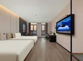Atour Hotel Nantong Development Zone Aeon Mall