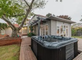 Family Oasis - Deck Garden & Space