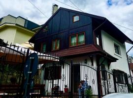 La Nuti, hotel con estacionamiento en Sinaia