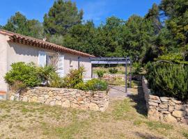 Gîte La Clef du Sud - Cosy 4 pers, parking gratuit, EuroVelo 8, Hotel in Salernes